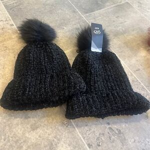 Chenille fur pom beanies black